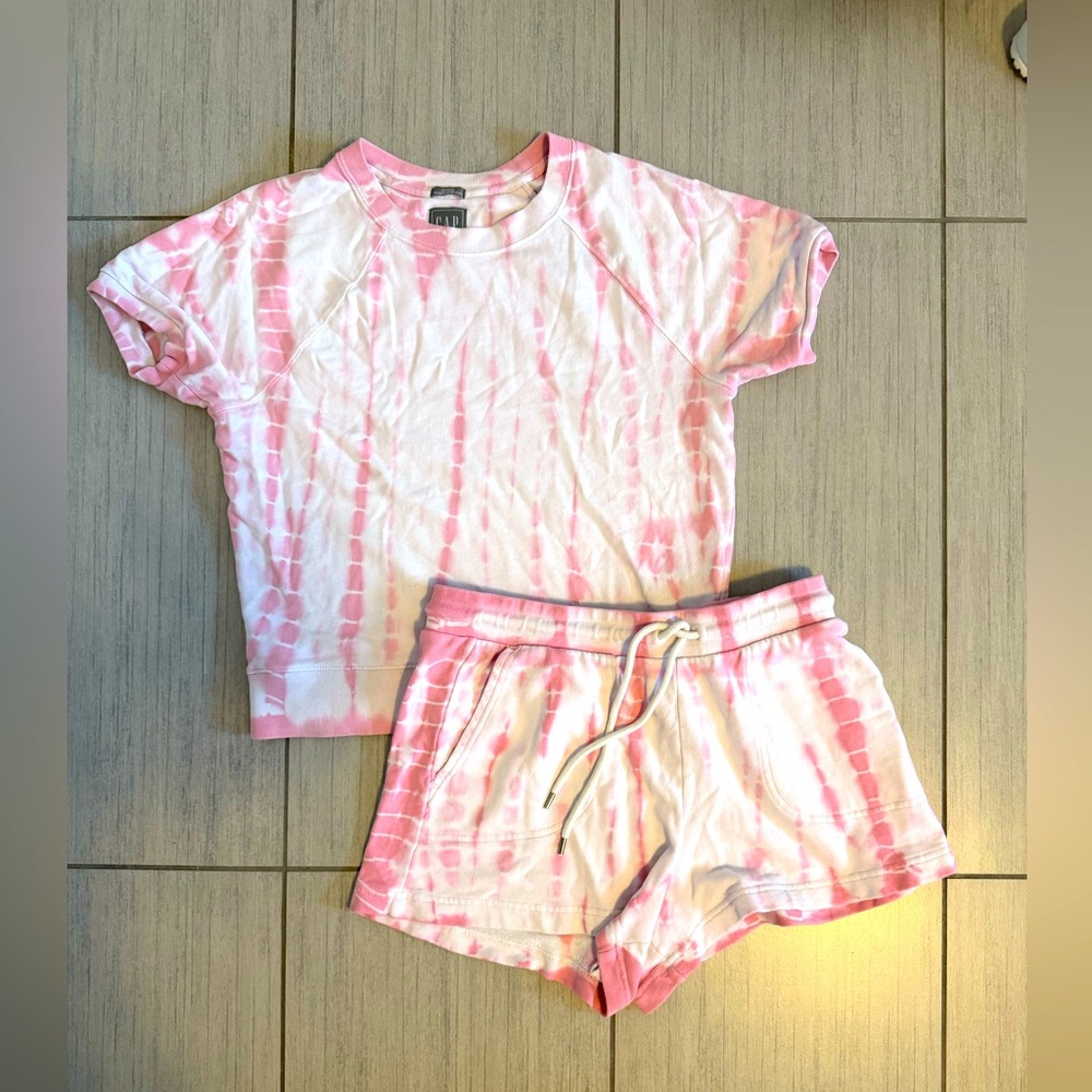GAP Tie Dye Sweat Shorts and T-Shirt Set